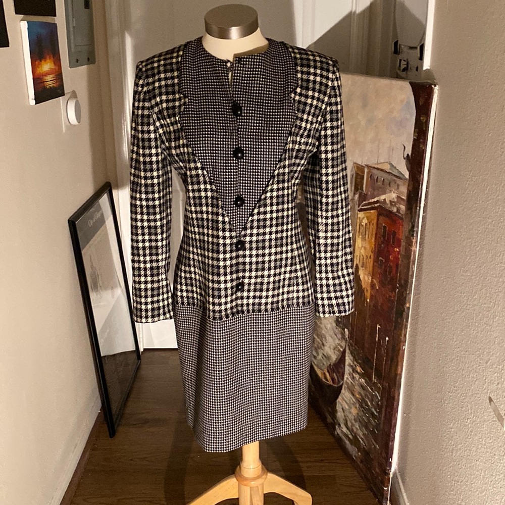 Beautiful French, appears to be vintage dress from French designer Nina Ricci